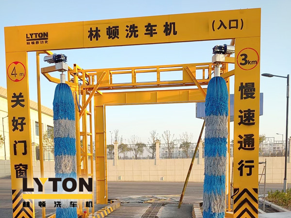 林頓大型通道式巴士全自動洗車機(jī)走進(jìn)棗陽！