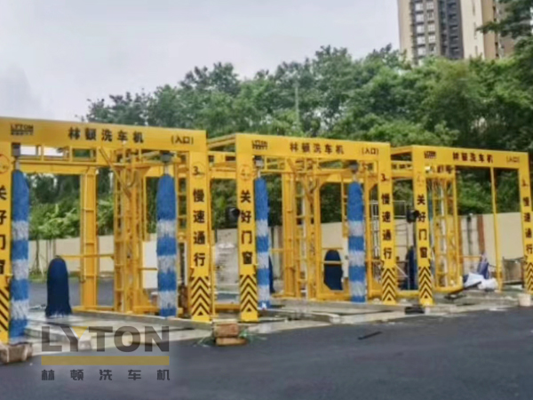 林頓大巴全自動洗車機(jī)、大型通道式洗車機(jī)、公交車洗車機(jī)廠家、南京大巴洗車機(jī)廠家