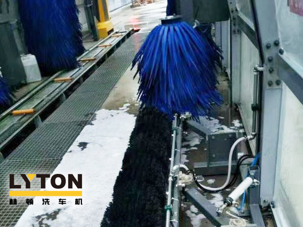 自動洗車設備,省心得力，造型美光大方！無錫中石化配置林頓FX11系列電腦洗車機！