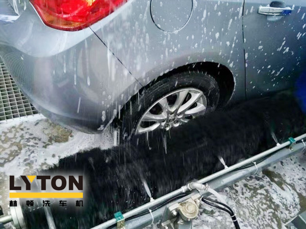 自動洗車設備,省心得力，造型美光大方！無錫中石化配置林頓FX11系列電腦洗車機！