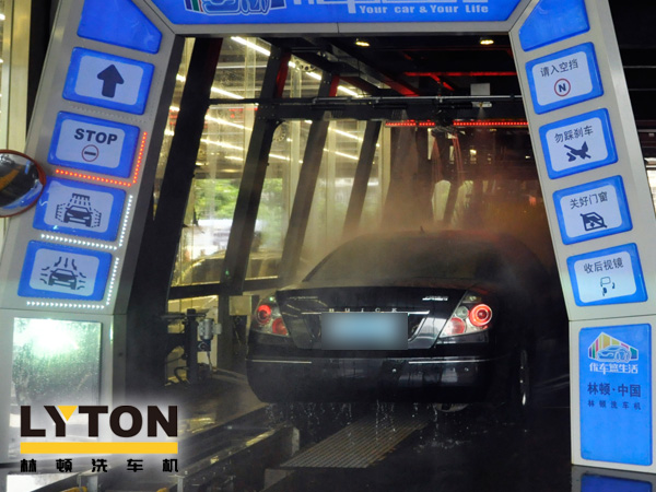 FX11隧道式連續(xù)性電腦洗車機為汽車維修店、汽車美容店更佳選擇產(chǎn)品之一
