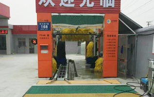 來中石化加油站點(diǎn)免費(fèi)體驗(yàn)林頓fx80系列隧道式電腦洗車機(jī)啦！