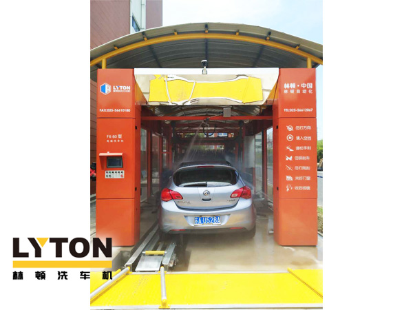 林頓fx80型隧道式電腦洗車機(jī)設(shè)備主要模塊包含高壓預(yù)洗系統(tǒng)、超柔側(cè)刷系統(tǒng)、泡沫清洗系統(tǒng)、亮光蠟系統(tǒng)、自動(dòng)仿形風(fēng)干系統(tǒng)、智能控制系統(tǒng)等。
