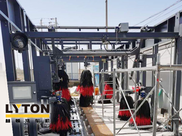 樹成品油終端市場(chǎng)核心競(jìng)爭(zhēng)能力，打造一站式增值服務(wù)平臺(tái)！常州耀昌加油站配置林頓經(jīng)典FX/80系列隧道連續(xù)式洗車機(jī)