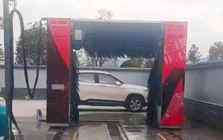 彩云之南，滇中腹地！云南玉溪中石化配置林頓龍門全自動洗車機