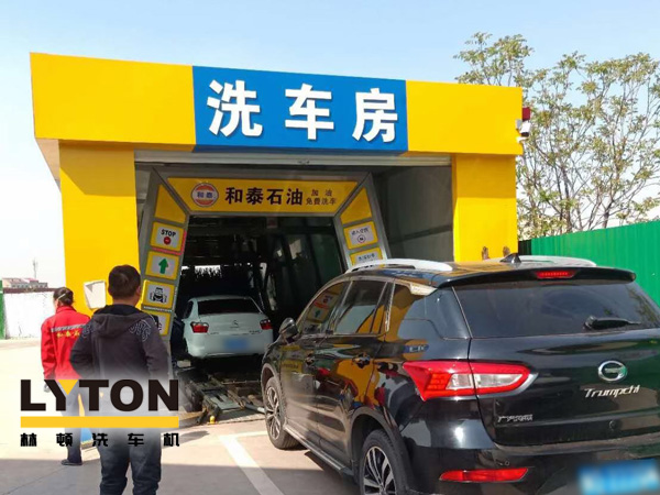 “加油+免費洗車服務(wù)”新型營銷組合模式！一臺電腦全自動洗車機(jī)的威力能有多大?能讓加油站帶來什么改變?