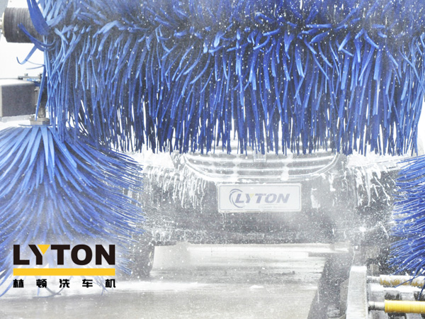 伴隨著ZG經(jīng)濟(jì)飛速發(fā)展，汽車高速普及！全自動(dòng)洗車機(jī)越來越被廣大車友垂愛