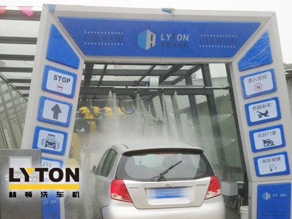享受加油站全自動洗車機(jī)免費(fèi)洗車過程中愛車勿熄火的原因看這里！