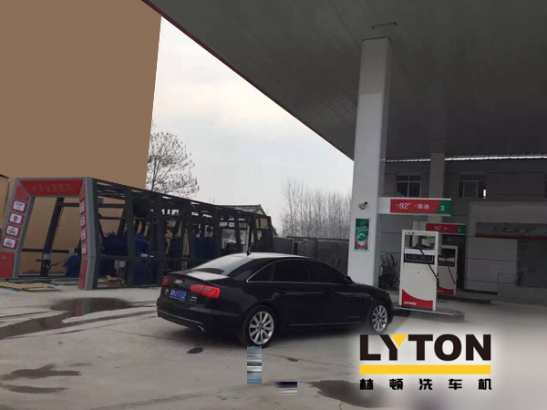 當下北方早已雪飄漫天，冰封萬里，凜冽的寒風呼嘯大地！全自動洗車機在冬天來臨后需要進行一些維護和保養(yǎng)！