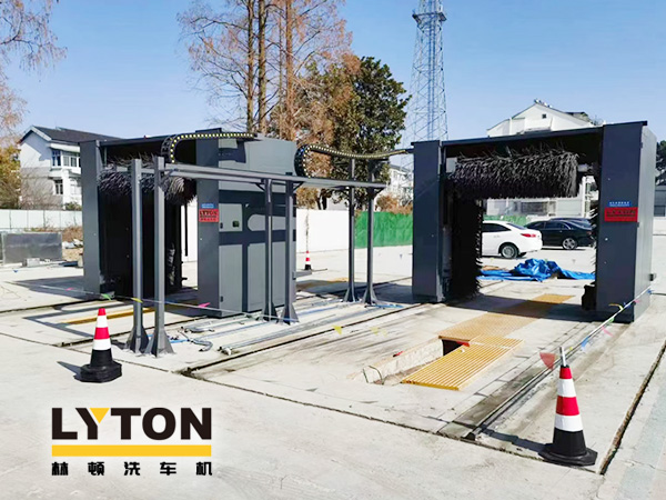 林頓全自動洗車機發(fā)貨！目的地：浙江桐鄉(xiāng)。源頭廠家！值得信賴！！