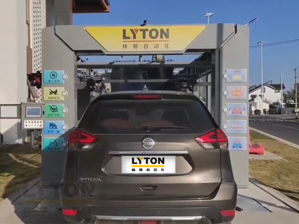 姑蘇周莊網(wǎng)紅打卡加油站選擇林頓FX-80A系列隧道連續(xù)式全自動(dòng)洗車機(jī)，現(xiàn)已安裝完畢，調(diào)試洗車！