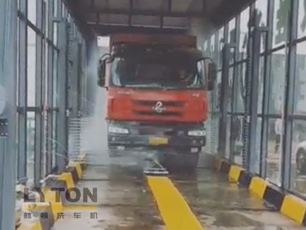 林頓工程定制款洗車設(shè)備、全自動洗車機(jī)作業(yè)視頻！