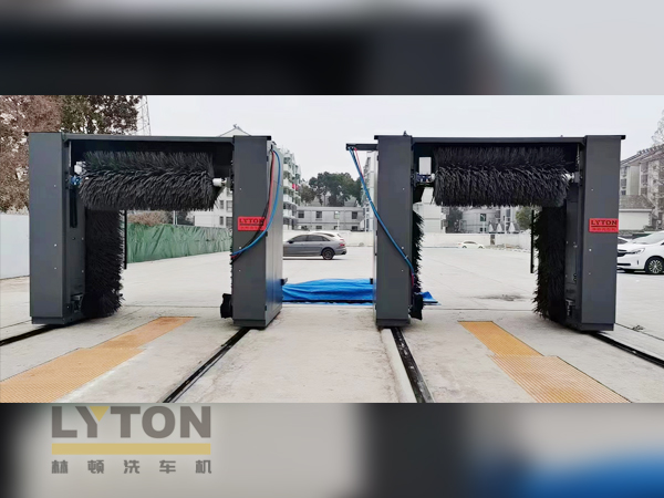 值此盛世華誕之際！林頓全自動(dòng)洗車機(jī)衷心祝愿?jìng)ゴ蟮淖鎳?guó)永遠(yuǎn)繁榮昌盛！